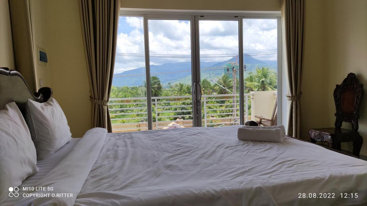 Monica Guesthouse Kampot Exterior photo